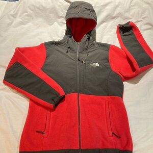 The North Face Denali Polar Tech Fleece Full Zip Up Jacket. Women’s size large